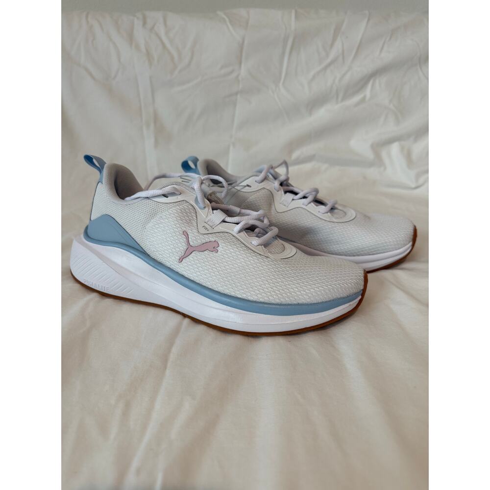 Puma rocket sneaker size Women’s 10